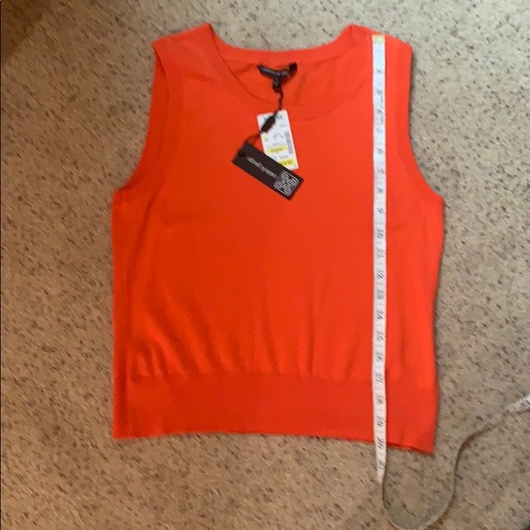 Red tank - Picture 3 of 3